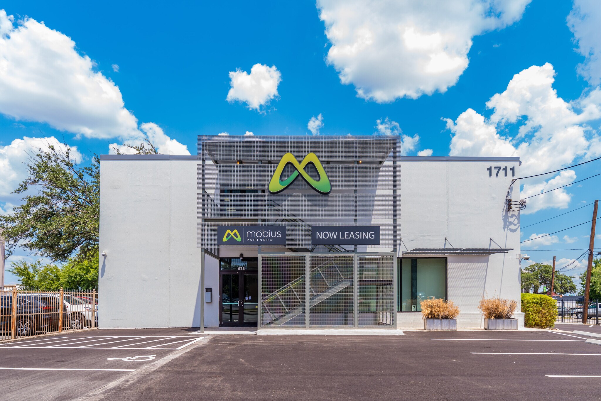 1711 Citadell Plz, San Antonio, TX for sale Primary Photo- Image 1 of 35