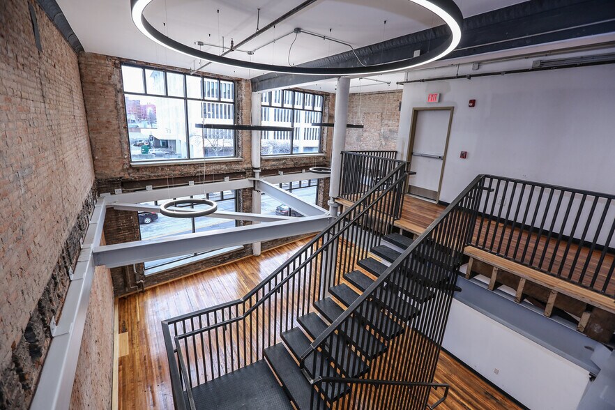 125-127 State St, Rochester, NY for lease - Interior Photo - Image 3 of 28