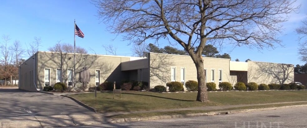 7 Industrial Blvd, Medford, NY for sale - Building Photo - Image 2 of 7