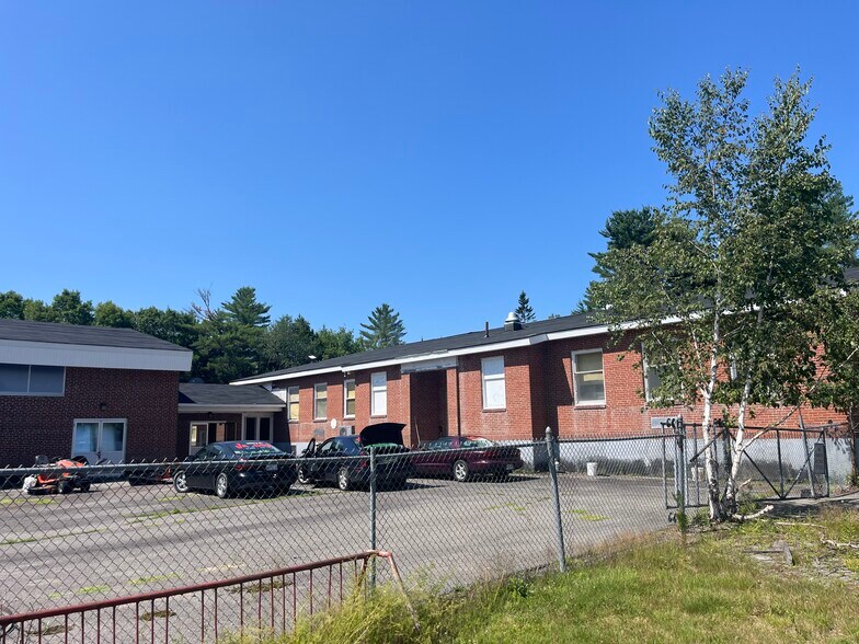 41 Graham ln, Mattawamkeag, ME à vendre - Photo du bâtiment - Image 2 de 11