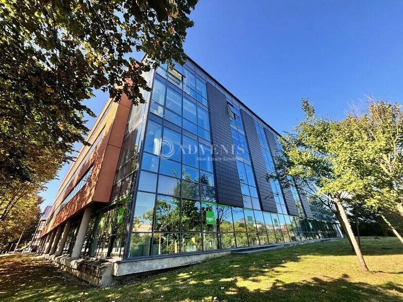 Bureau dans Créteil à louer - Photo du bâtiment - Image 1 de 12