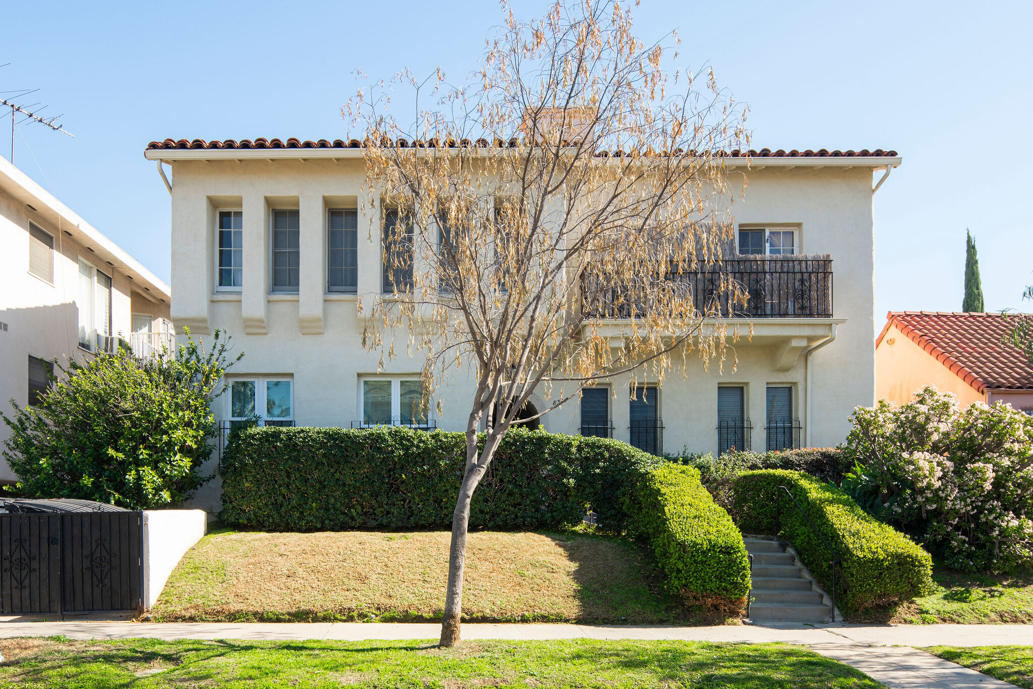 834 S Orange Grove Ave, Los Angeles, CA à vendre Photo du bâtiment- Image 1 de 1