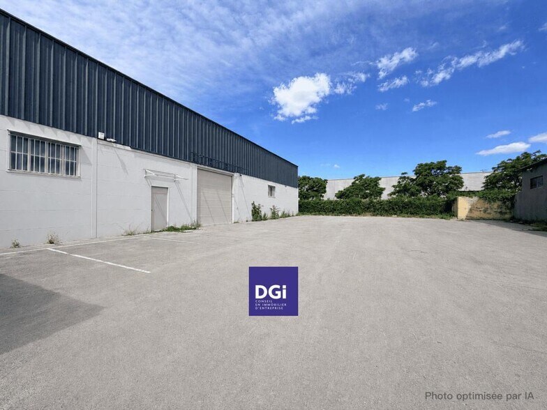 Flex in Nîmes for lease - Building Photo - Image 3 of 8