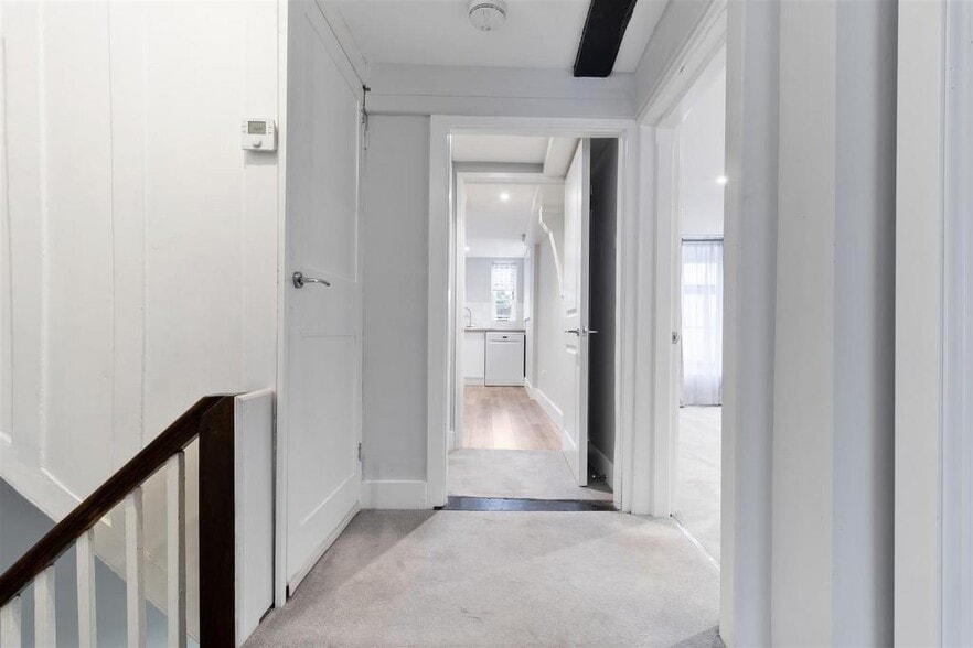 4 College St, Petersfield for sale - Building Photo - Image 3 of 14