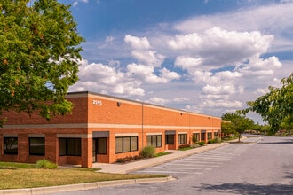 2505 Lord Baltimore Dr, Windsor Mill, MD à louer Photo du bâtiment- Image 1 de 1