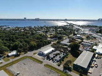 Plus de détails pour 40 Willis Rd, North Fort Myers, FL - Multi-résidentiel à vendre