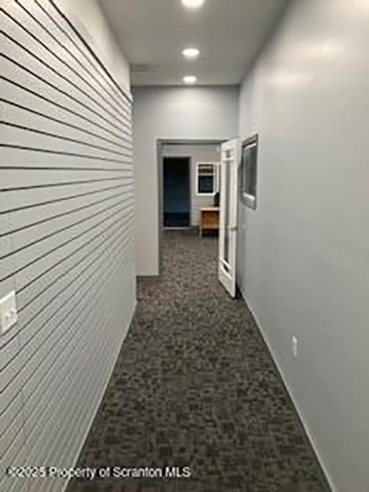 814 Main Ave, Dickson City, PA for lease Interior Photo- Image 1 of 6