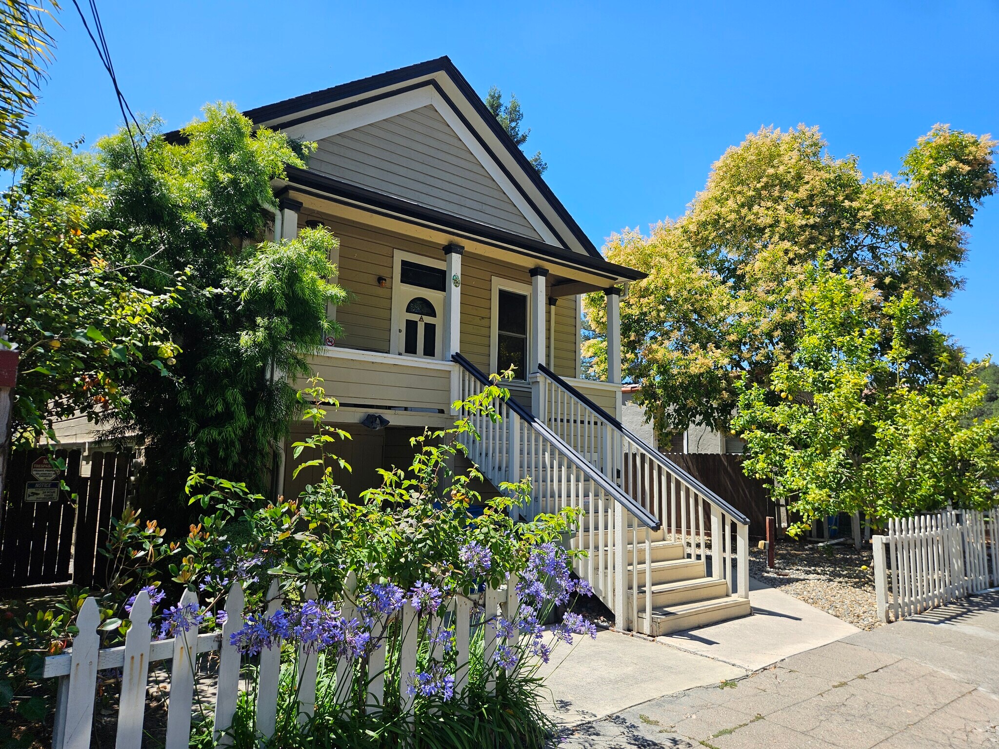 811 Davis St, Santa Rosa, CA à vendre Photo du bâtiment- Image 1 de 36