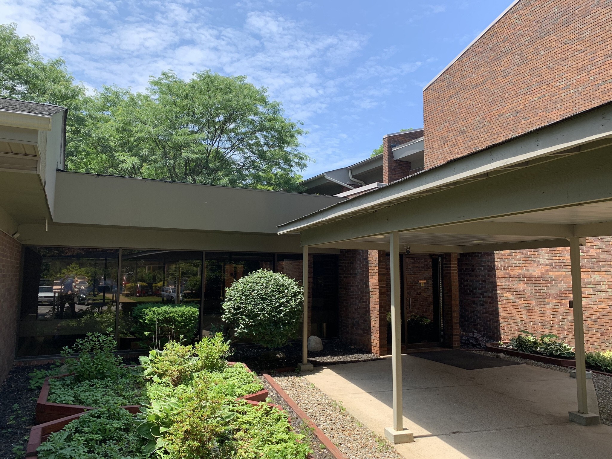 8224 Mentor Ave, Mentor, OH à louer Photo du bâtiment- Image 1 de 29