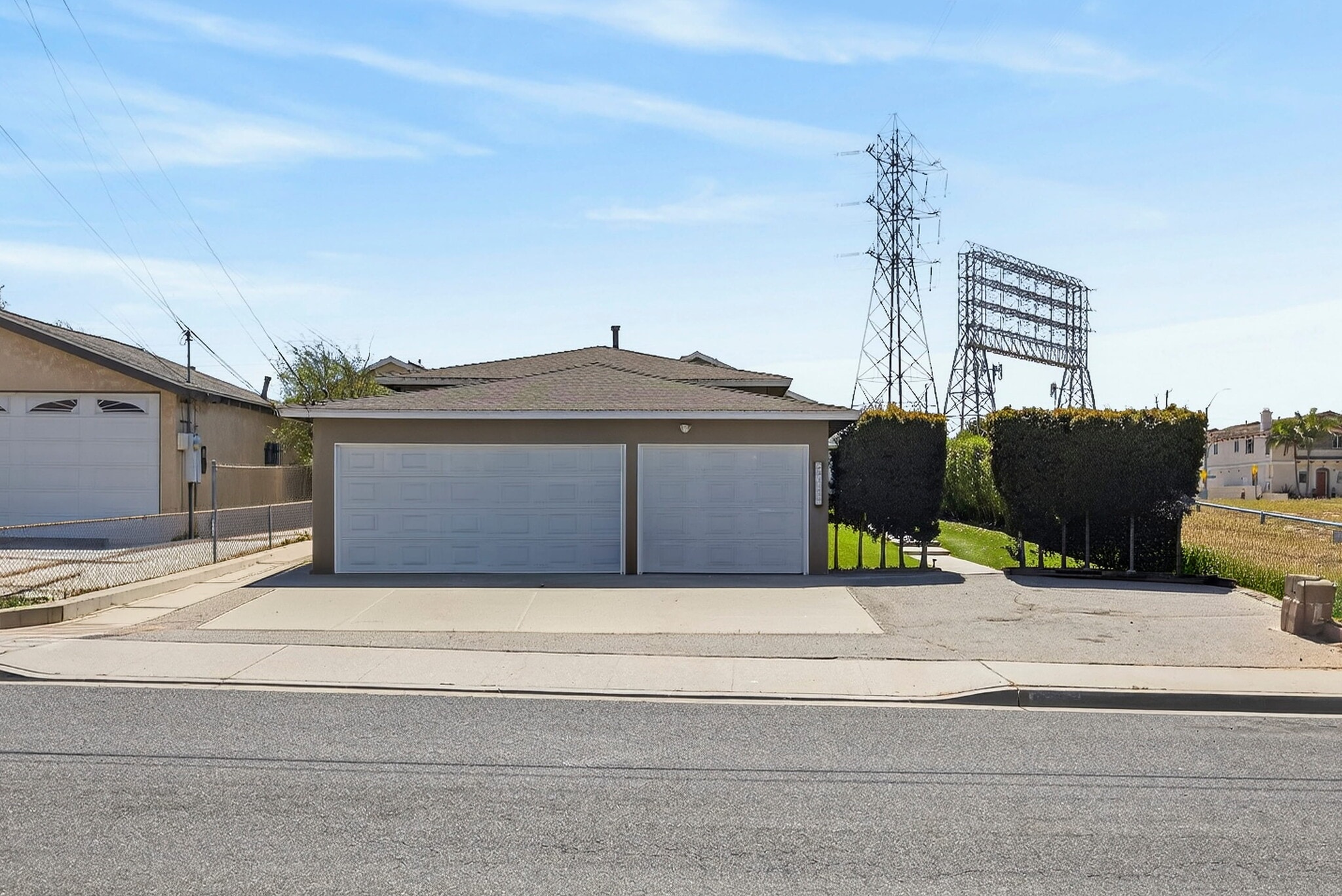 2510 Carnegie Ln, Redondo Beach, CA à vendre Photo principale- Image 1 de 11