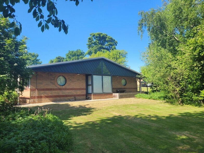 Pitreavie Dr, Dunfermline à louer - Photo du bâtiment - Image 2 de 3