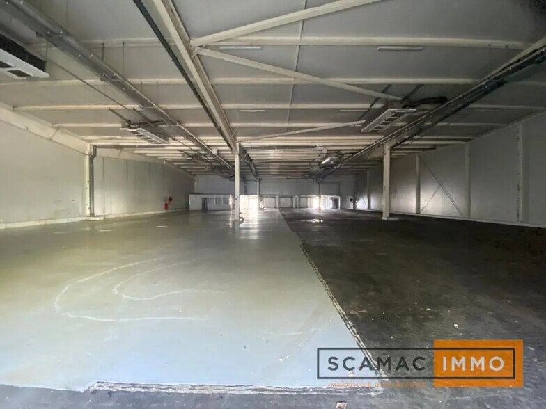 Industrial in Orly for lease - Interior Photo - Image 2 of 7
