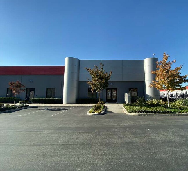 521 Charcot Ave, San Jose, CA à vendre - Photo du bâtiment - Image 3 de 13