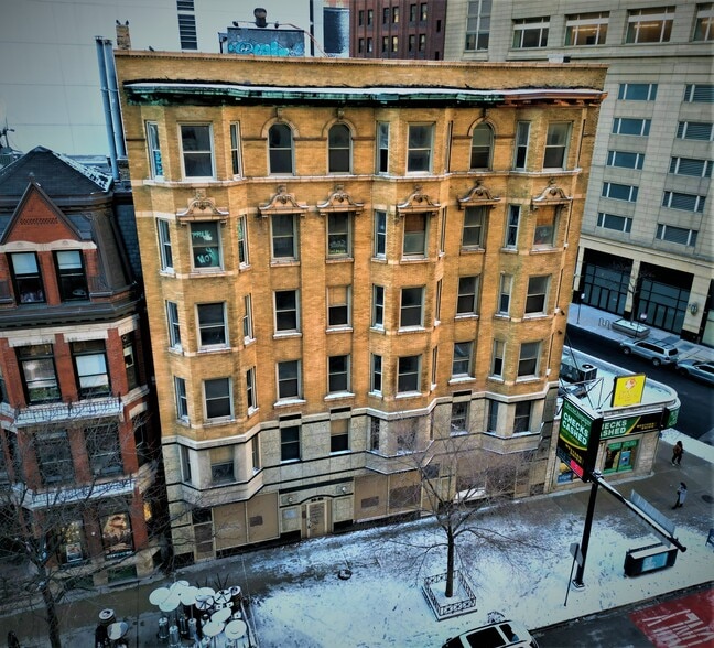 56-60 E Chicago Ave, Chicago, IL for sale - Building Photo - Image 3 of 5