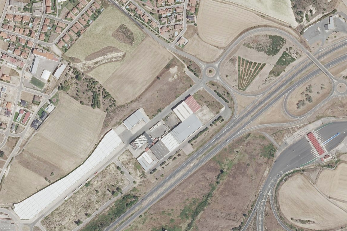 Árbol de Guernica Kalea, 3, Ribera Baja, Álava for sale Primary Photo- Image 1 of 2