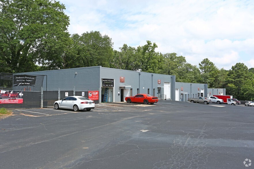 624-640 Valleybrook Rd, Scottdale, GA à louer - Photo du bâtiment - Image 3 de 13