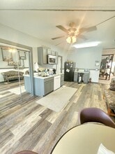 2300 W 31st St, Lawrence, KS à louer Photo intérieure- Image 1 de 5