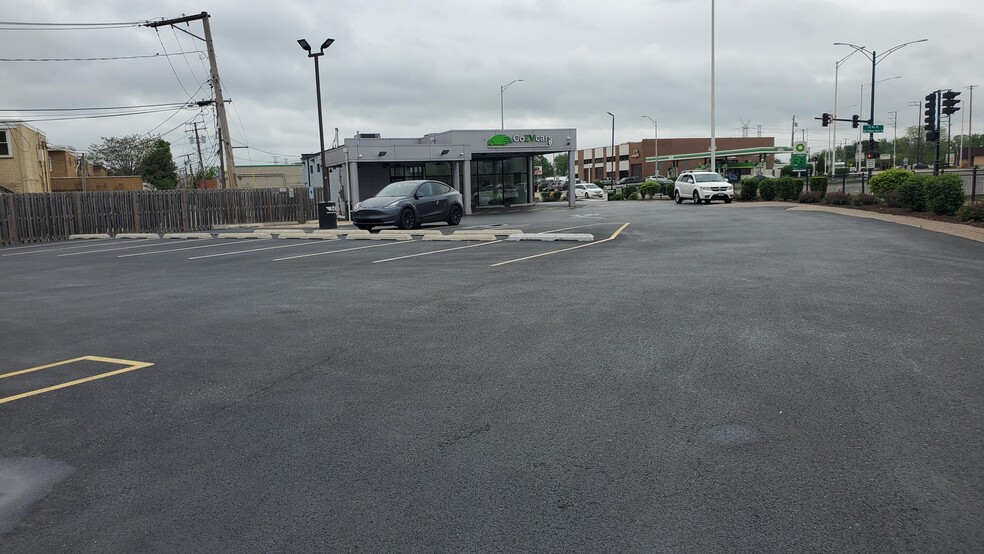 1529 Rand Rd, Des Plaines, IL for sale - Building Photo - Image 3 of 30