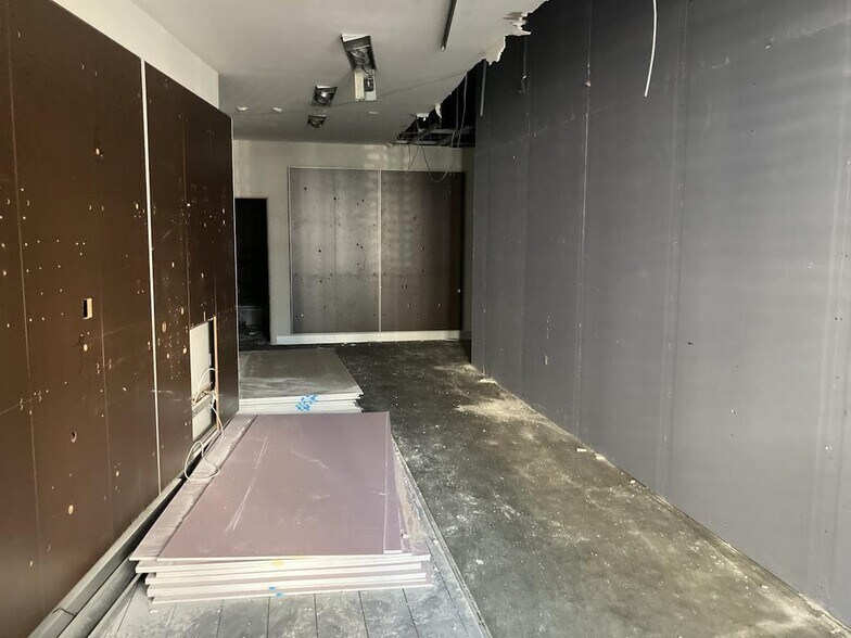 56 Church Rd, Hove for lease - Interior Photo - Image 1 of 6