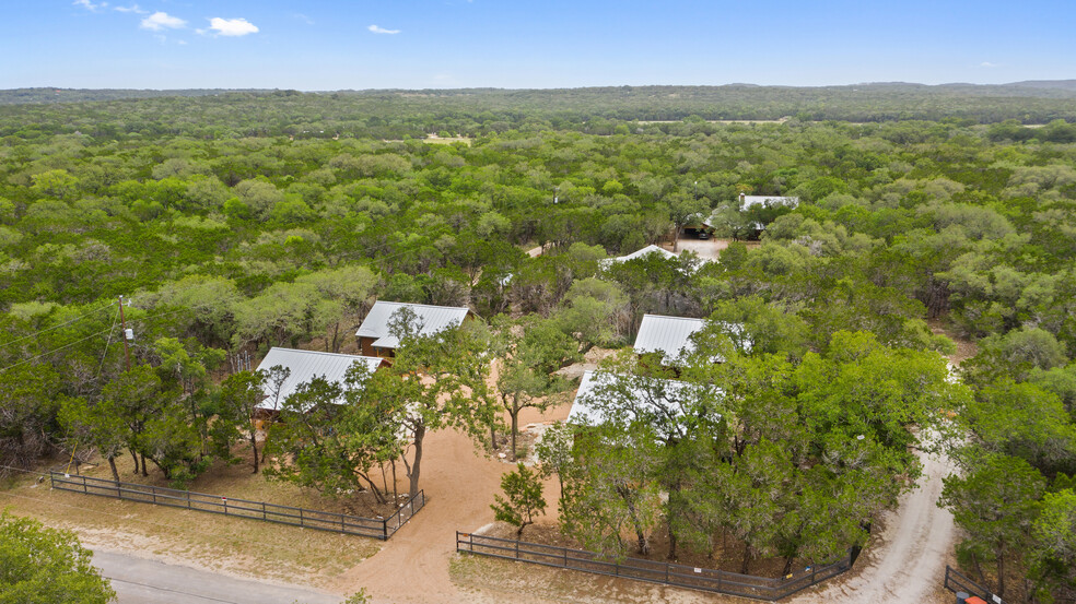 1374 Forest View Dr, Blanco, TX for sale - Building Photo - Image 1 of 1