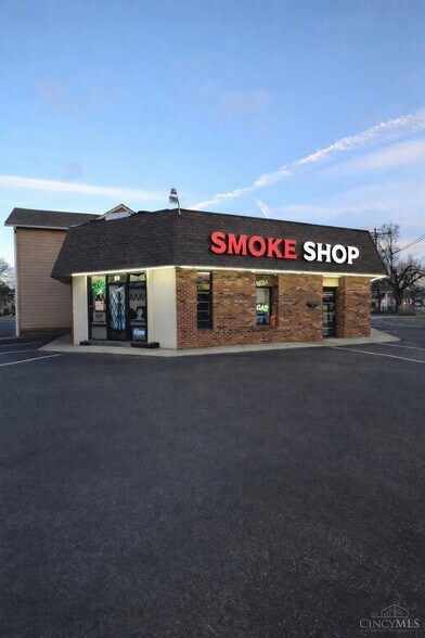 2018 Central Ave, Middletown, OH à vendre - Photo du bâtiment - Image 2 de 5