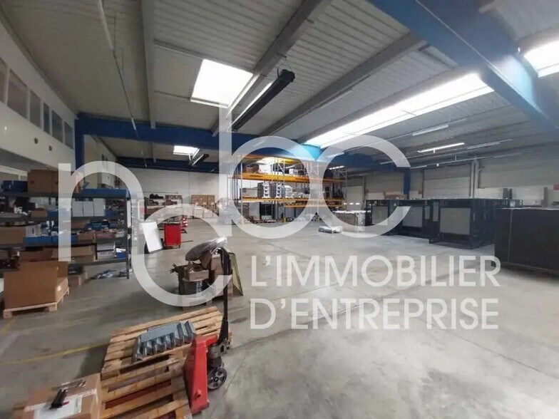 Flex dans Saint-Quentin-Fallavier à louer - Photo du bâtiment - Image 2 de 16