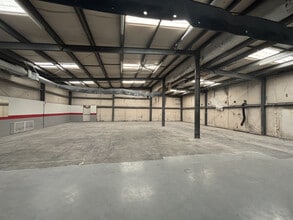 136 Industrial Dr, Birmingham, AL for lease Interior Photo- Image 2 of 2