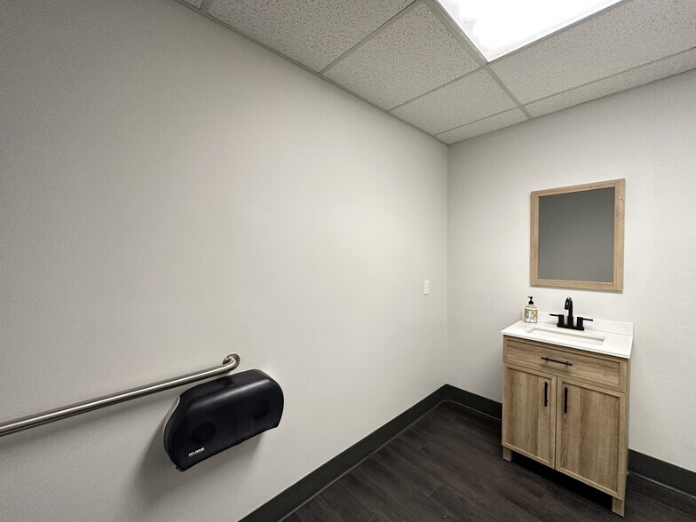 6015 Morrow St E, Jacksonville, FL à louer - Photo intérieure - Image 3 de 11