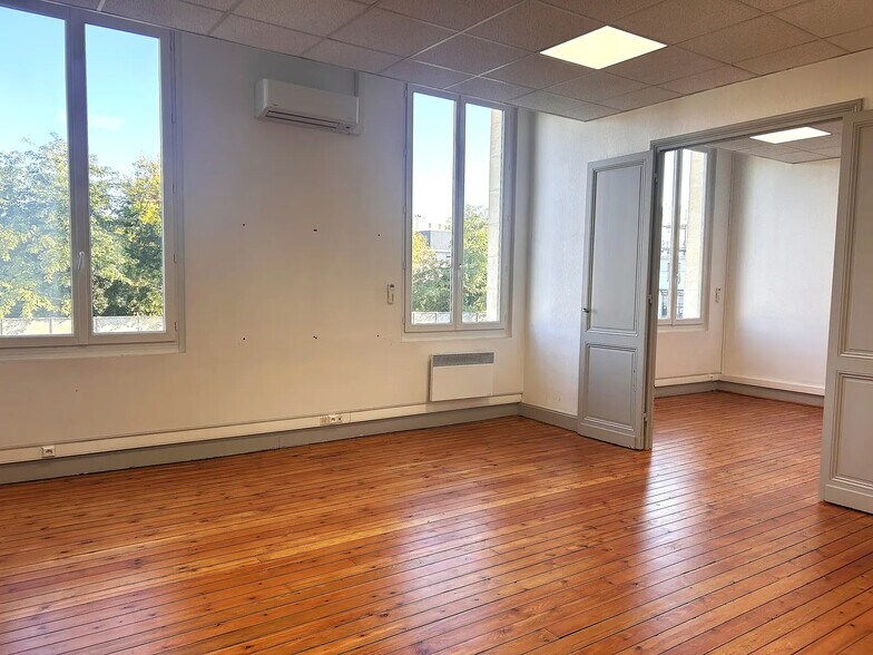 388 Boulevard Jean-Jacques Bosc, Bègles à louer - Photo du bâtiment - Image 2 de 11