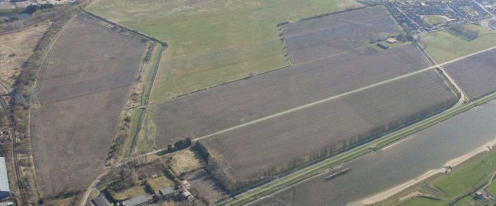 Welsh Rd, Deeside à louer - Photo du bâtiment - Image 2 de 4