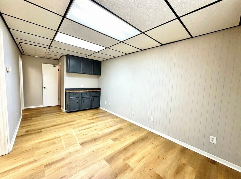 6550 Westwood Blvd, Beaumont, TX for lease - Building Photo - Image 2 of 9