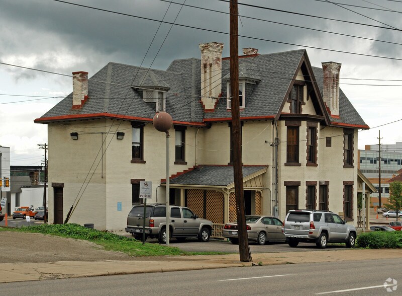 720 Juliana St, Parkersburg, WV à vendre - Photo du bâtiment - Image 2 de 16