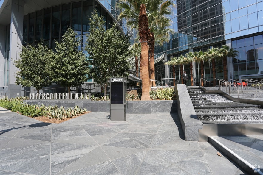 900 Wilshire Blvd, Los Angeles, CA à louer - Photo du bâtiment - Image 2 de 28