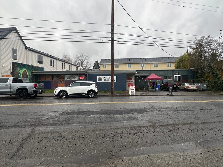 4033 SE Milwaukie Ave, Portland, OR à vendre - Photo du bâtiment - Image 2 de 12