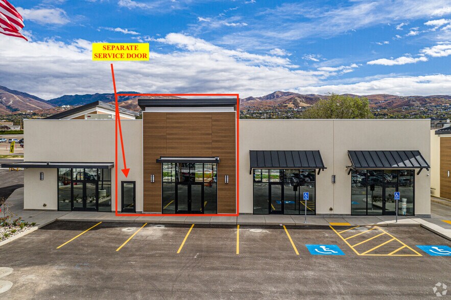 2440 S Main St, Woods Cross, UT à louer - Photo du bâtiment - Image 2 de 9