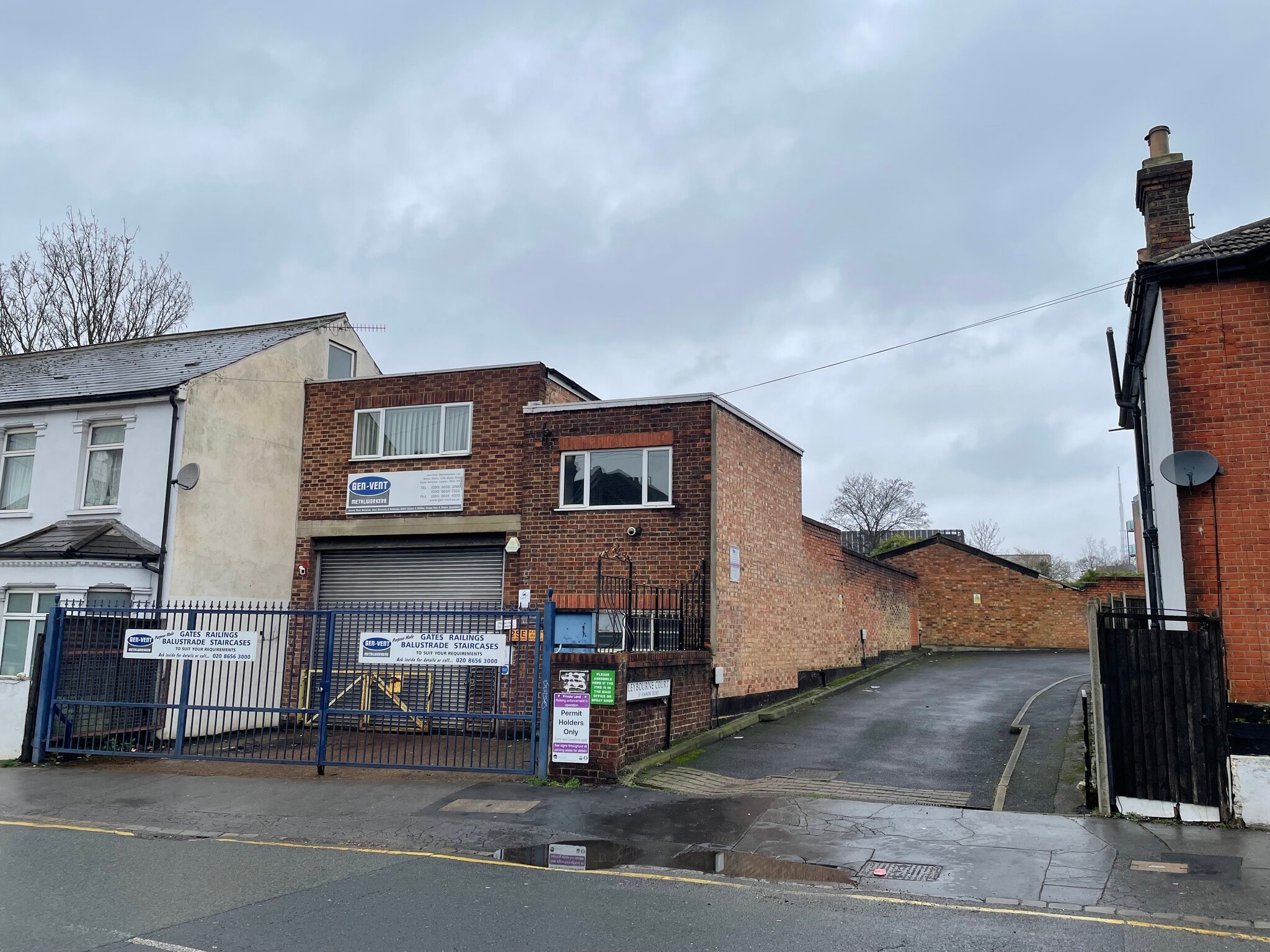 9A Manor Rd, London for sale Primary Photo- Image 1 of 10