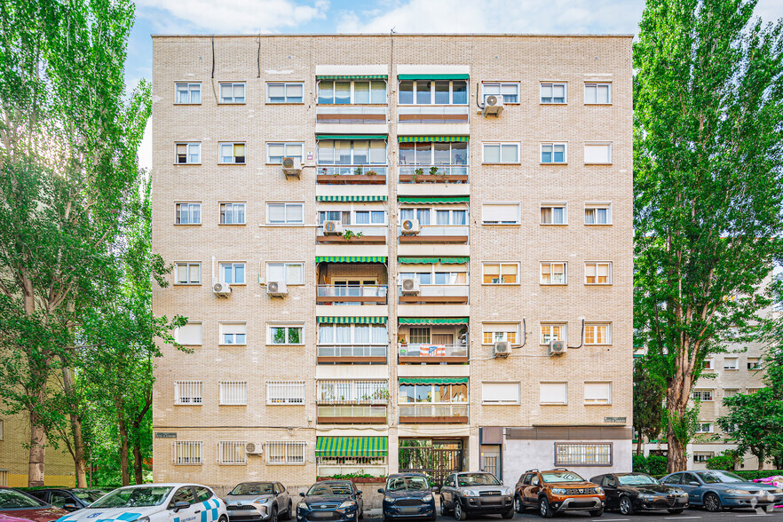 Calle De Cuevas De Almanzora, 50, Madrid, Madrid à vendre - Photo principale - Image 1 de 2