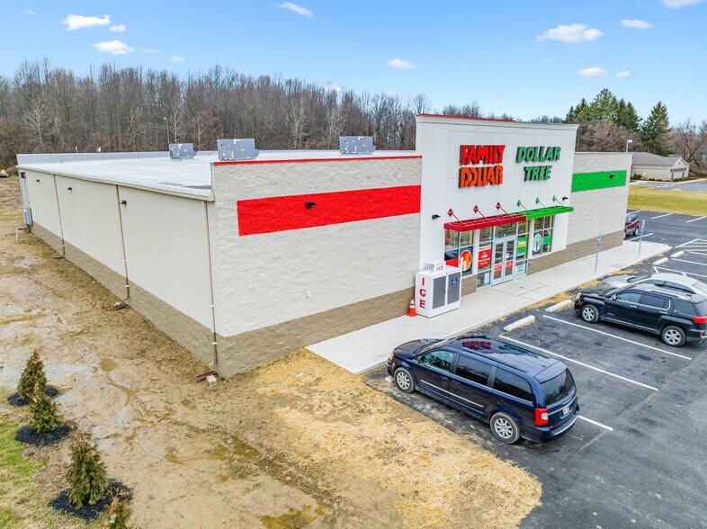 224 Main St, Lobelville, TN à vendre - Photo du bâtiment - Image 2 de 3