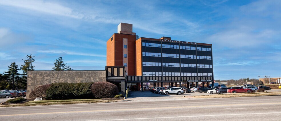 50 Crestwood Executive Ctr, Saint Louis, MO à louer - Photo du bâtiment - Image 2 de 11