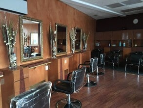 26710 Hillside Ave, Floral Park, NY for lease Interior Photo- Image 2 of 2