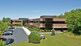 Plus de détails pour N16 W23233 Stone Ridge Dr, Waukesha, WI - Bureau à vendre