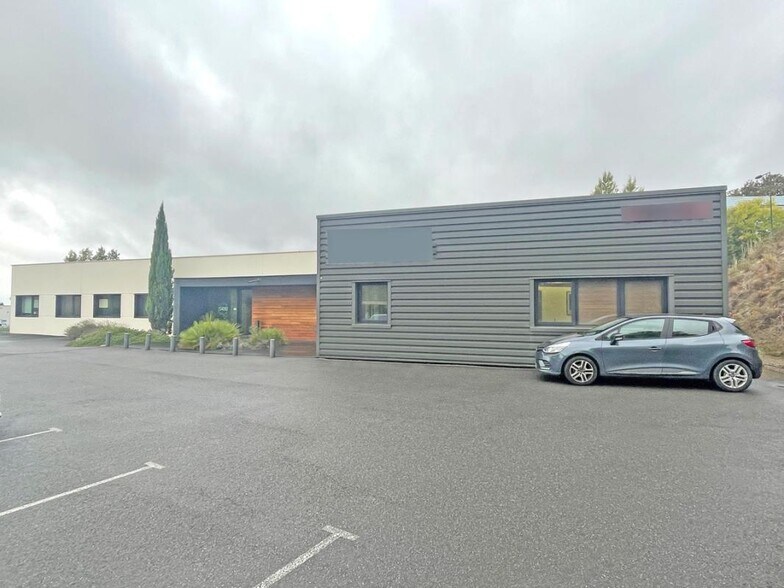 2 Rue Jean Monnet, Saint-Jean à louer - Photo du bâtiment - Image 3 de 4