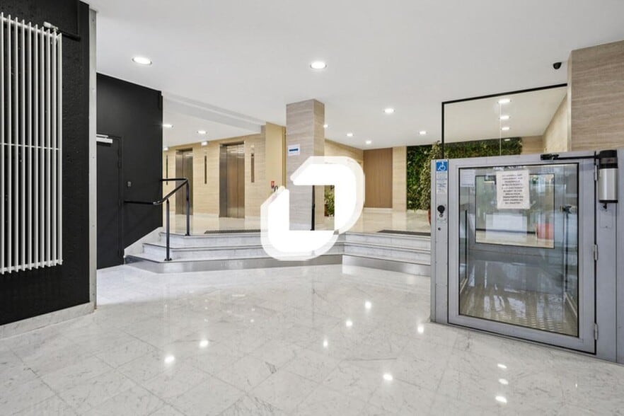 Office in Maisons-Alfort for sale - Building Photo - Image 2 of 11