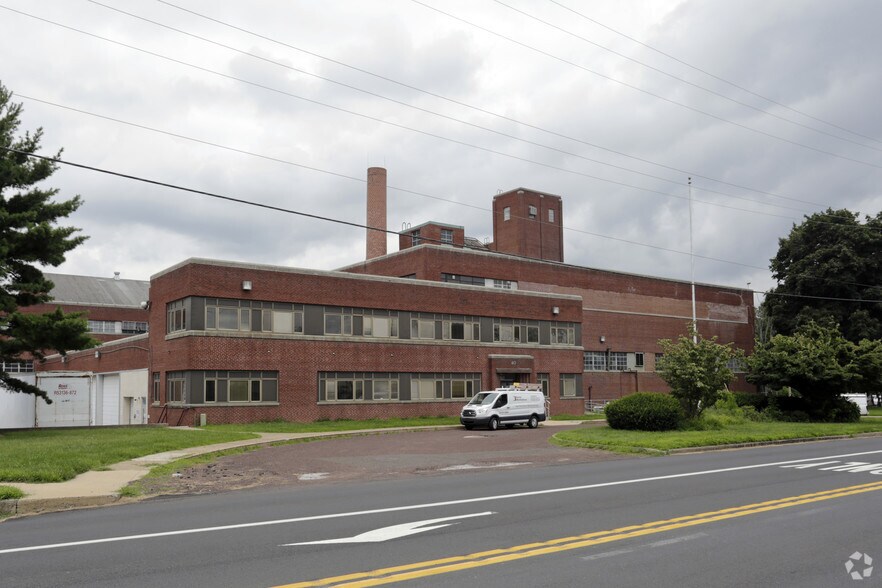 40 Jacksonville Rd, Warminster Township, PA for lease - Building Photo - Image 2 of 8