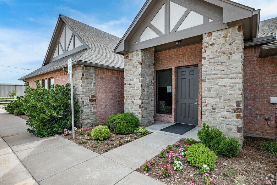 9400 S I-35 Service Rd, Moore, OK à vendre - Photo du bâtiment - Image 1 de 21