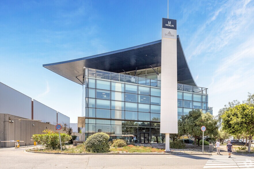 Avinguda Parc Logístic, 12-20, Barcelona, Barcelona for lease - Building Photo - Image 3 of 7