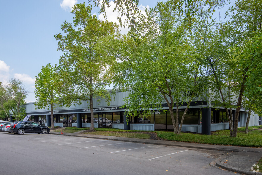 5000-5010 Linbar Dr, Nashville, TN for lease - Building Photo - Image 1 of 4