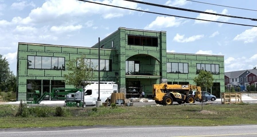 1385 Hooksett Rd, Hooksett, NH for lease - Building Photo - Image 1 of 11