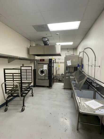 155 S Milpitas Blvd, Milpitas, CA à louer - Photo intérieure - Image 3 de 7