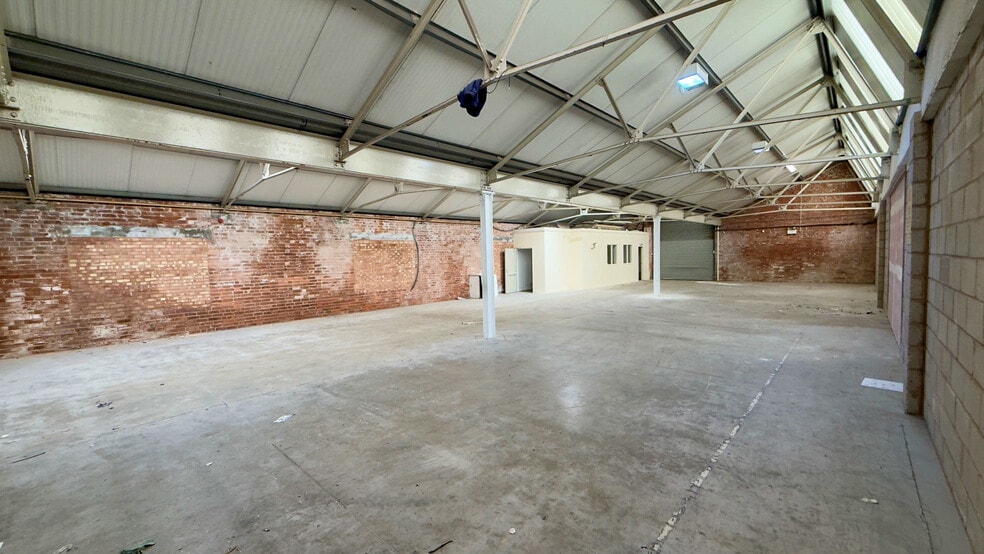 10-10A Awsworth Rd, Ilkeston à louer - Photo du bâtiment - Image 3 de 5